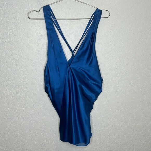 NWT Veronica Beard Stewart Top in Azure Blue
Size 10 Silk Revolve - Picture 2 of 15